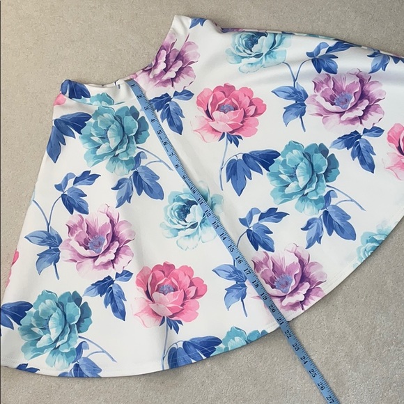 Neoprene Floral Printed Skirt - Picture 5 of 9